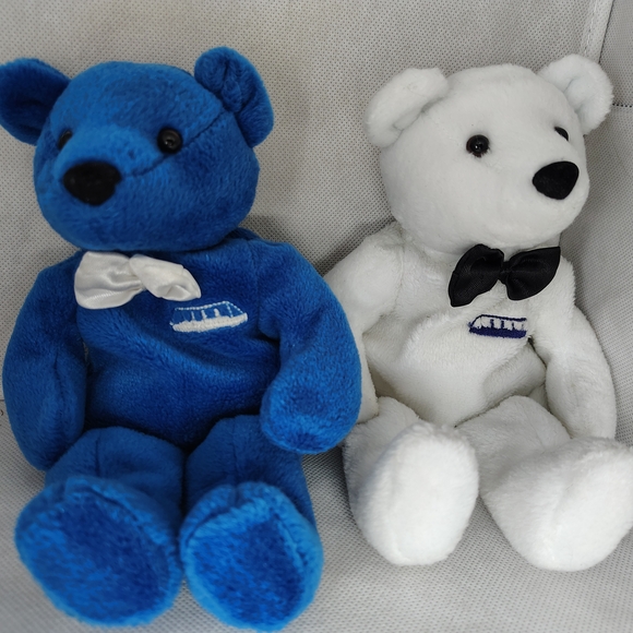 2 Titanic Bears #3 White Captain Smith (w/o Hat) #5 Blue 1503 Lost Souls Dart - Picture 1 of 5